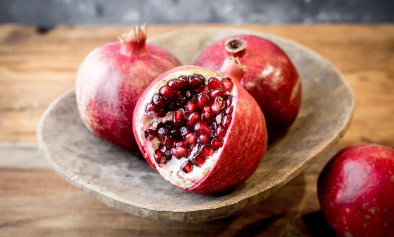 6 Health Benefits of Pomegranates
